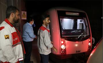 مانور عملیاتی دیریل قطار و تخلیه اضطراری مسافری