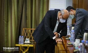 حضور شهردار تهران در چهلمین جلسه شورای اسلامی شهر 10