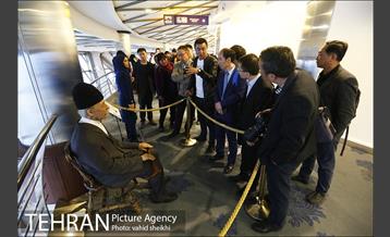 بازدید مهمانان خارجی سی و دومین نمایشگاه بین المللی کتاب تهران از برج میلاد  14