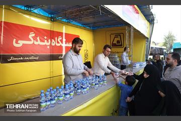 خدمت‌رسانی شهرداری تهران به نمازگزاران عید فطر در مصلی تهران 36