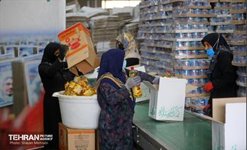 دومین مرحله از طرح اهداء بسته های معیشتی به پاکبانان 19