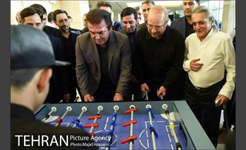 ‪ بازدید دکتر قالیباف از نمایشگاه برج میلاد و دیدار با کودکان کار‬ 4