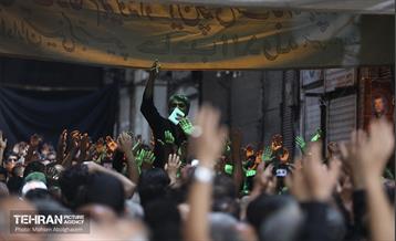 عزاداری ظهر تاسوعای حسینی در بازار بزرگ تهران 13