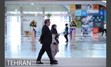 بازدید پیروز حناچی از نمایشگاه مجمع جهای شهری  6