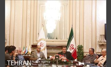 تهران گردی احمد مسجد جامعی به مناسبت روز مشروطه 6