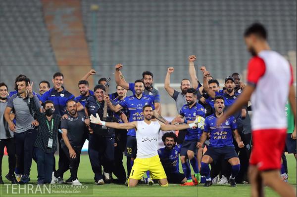 دیدار تیم های فوتبال پرسپولیس و استقلال تهران 40