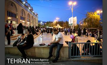 افطاری ساده در حاشیه نمایشگاه قرآن 24