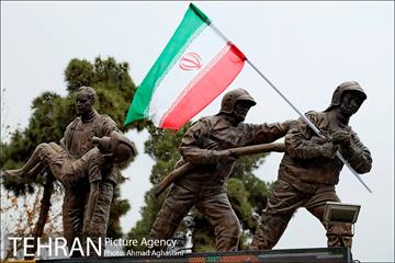 ادای احترام تهرانی ها به شهدای آتش نشان پلاسکو 23