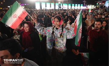 رویداد «شب ایران» در میدان انقلاب اسلامی 48