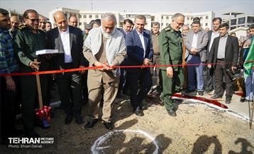 آیین کلنگ‌زنی و احداث واحدهای آپارتمانی در منطقه ۲۱