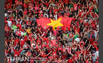 دیدار تیم های فوتبال پرسپولیس و پدیده