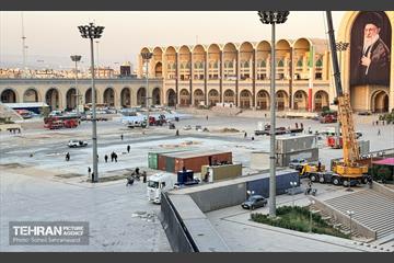 آماده سازی مصلی امام خمینی(ره) در آستانه مراسم وداع با رهبر شهید