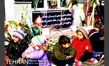 ادای احترام دانش آموزان به کارکنان آتش نشان ایستگاه 100‎ 27