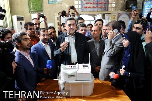 حضور شهردار تهران در حسینیه مکتب الصادق برای انتخابات شورایاری ها 5