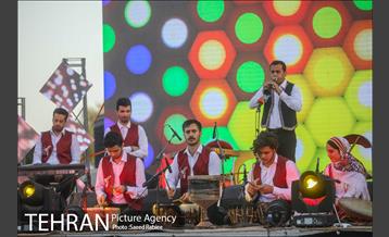 اجرای گروه موسیقی کوکری در برج میلاد تهران 25