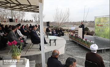 آئین غرس درخت به پاسداشت شهدای منطقه ۵ 18