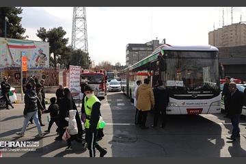 خدمات شهرداری تهران در پایان راهپیمایی ۲۲ بهمن 33