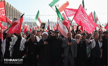 اقامه نماز بر پیکر آقای شهید ایران - 1 57