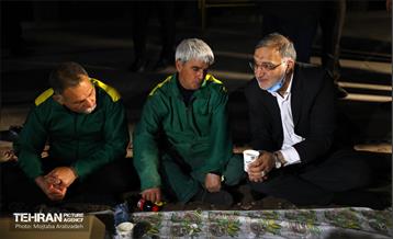 افطاری شهردار تهران با پاکبانان 7