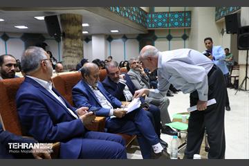 دیدار صمیمانه شهردار تهران با کارکنان شهرداری منطقه هشت