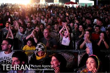 کنسرت مهدی جهانی در بوستان نهج البلاغه 6