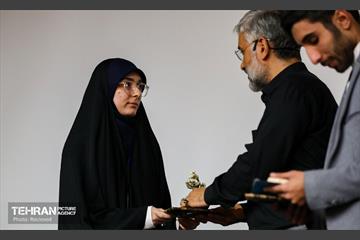 چهارمین جلسه از سلسه تورهای عکاسی انسان، کتاب، زندگی 32