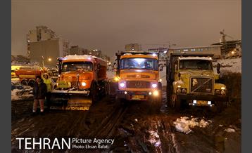 بازدید شبانه مدیران شهری از سایت های برف روبی  9