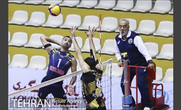 دیدار تیم های والیبال سپاهان و فولاد سیرجان 12