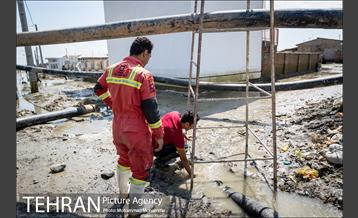 عملیات تخلیه آب از منازل مسکونی گمیشان 11