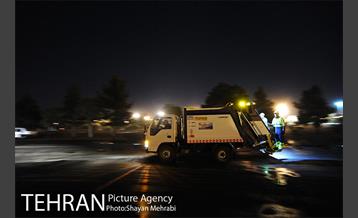 شروع بکار نیروهای خدمات شهری در پایان مراسم ارتحال امام خمینی (ره) 23