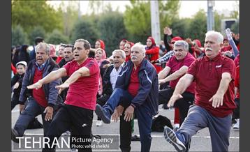 پیاده روی بزرگ خانوادگی به مناسبت هفته سلامت 4