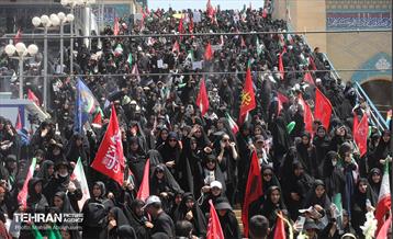 اقامه نماز بر پیکر آقای شهید ایران - 1 1