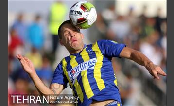 دیدار تیم‌های فوتبال گسترش فولاد و پرسپولیس 22