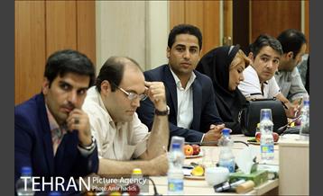 نشست صمیمانه شهردار منطقه 8 با اصحاب رسانه 13