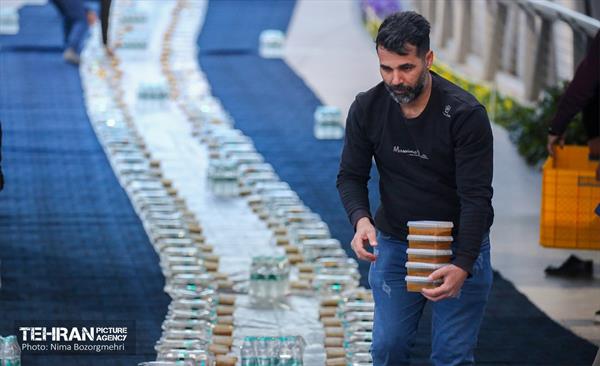 افطاری ساده روی پل طبیعت 15