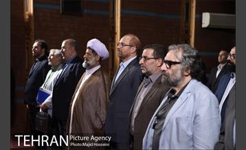 دیدار شهردار تهران با هنرمندان و رونمایی از قرآن خطی 11