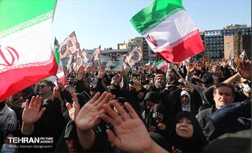 اجتماع مردم تهران در پی شهادت رهبر انقلاب - 2 42
