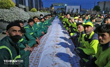 ضیافت یک هزار نفری افطار شهرداری منطقه ۵