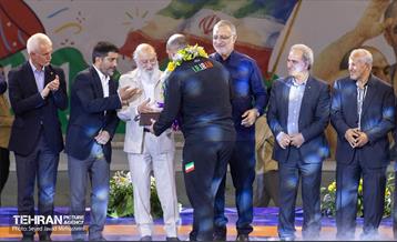 مراسم تجلیل از کشتی‌گیران قهرمان جهان (جشنی برای ایران) 26