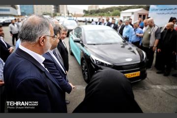 آیین ورود ۱۰۰۰ دستگاه تاکسی برقی به ناوگان حمل و نقل عمومی شهر تهران 7