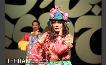 نمایش شب دشنه های بلند‎ 13