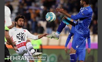 دیدار استقلال و پدیده در لیگ برتر فوتبال