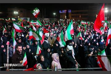 کاروان‌ موتوری و خودرویی از میدان انقلاب تا ساختمان هلال احمر تهران 47