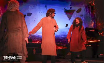 نوانمایش‌ هامان در برج‌ میلاد تهران 14