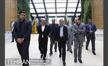 بازدید وزیر راه و شهرسازی از باغ کتاب 3