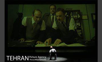 نمایش آینه های روبرو‎ 22