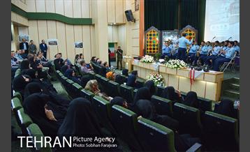 آیین رونمایی از کتاب "پرواز از پنجره جنوبی" 2