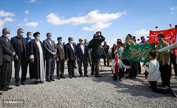 نهال کاری شهردار تهران و رئیس جمهور به مناسبت روز درختکاری 14