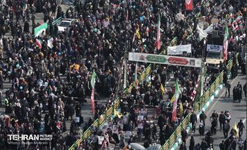 راهپیمایی ۲۲ بهمن در تهران - 3 60