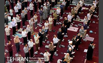 اقامه نماز عید فطر در مسجد امام حسین(ع) 29